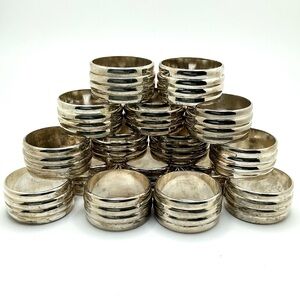 Set Of 16 Ribbed Silver Plated Napkin Rings | Original Patina | Holiday Season